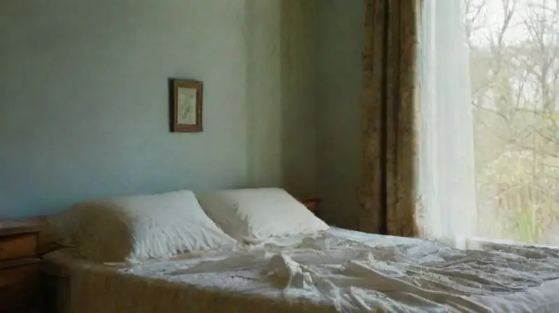 Dormitorio surrealista con sueño forestal al atardecer